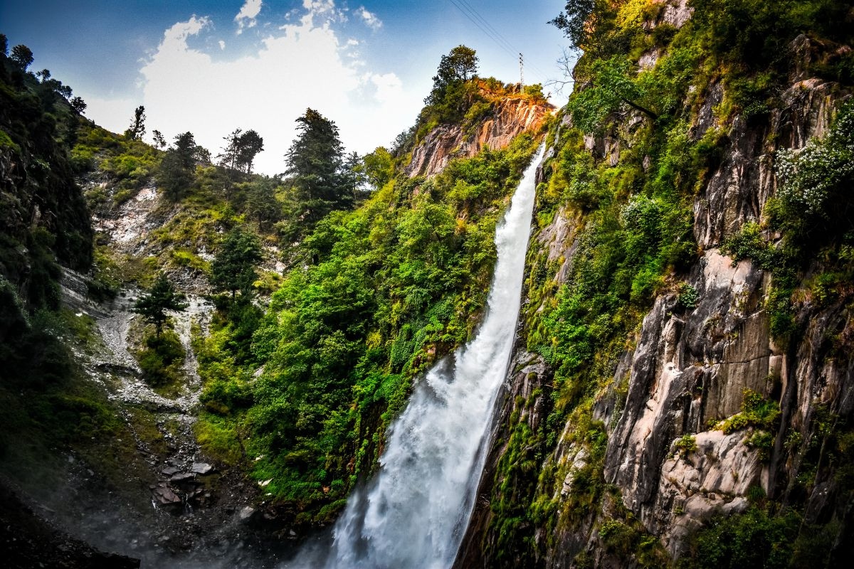 Exploring the Majestic Waterfalls of Pakistan