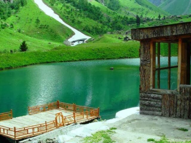 How-to-Explore-Astore-Valley-in-Spring