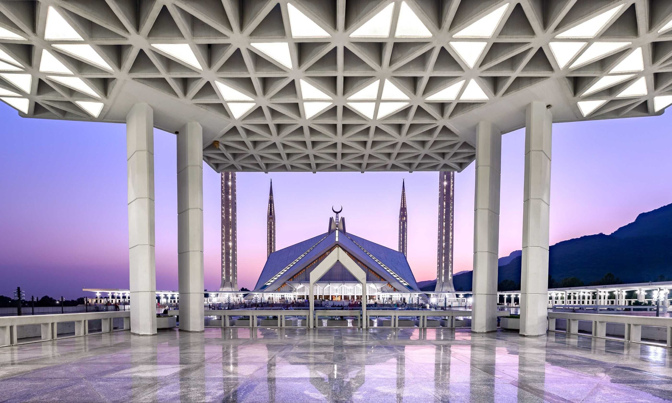 Top 5 Mosques to Visit in Pakistan