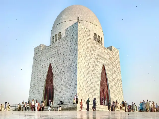 The white marble Mazar-e-Quaid mausoleum, the tomb of Muhammad Ali Jinnah, in Karachi, Pakistan